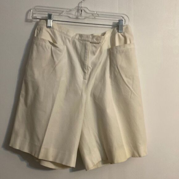 Cutter & Buck white shorts, size 10 - Picture 1 of 3